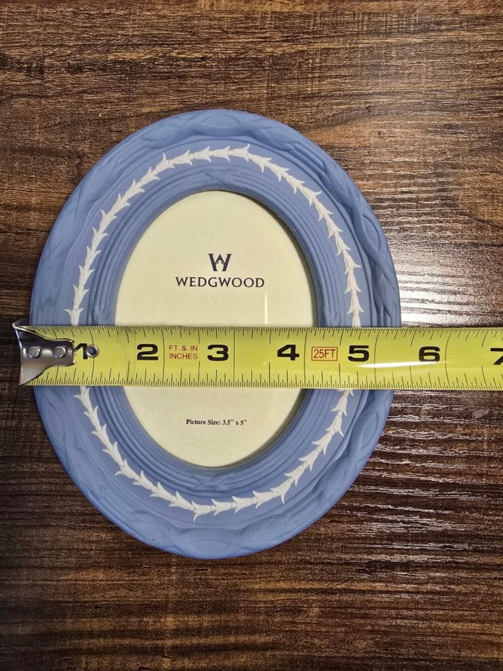 Wedgwood Blue Jasperware Oval Picture Frame 3.5"x5" White Laurel Design England - Picture 7 of 7